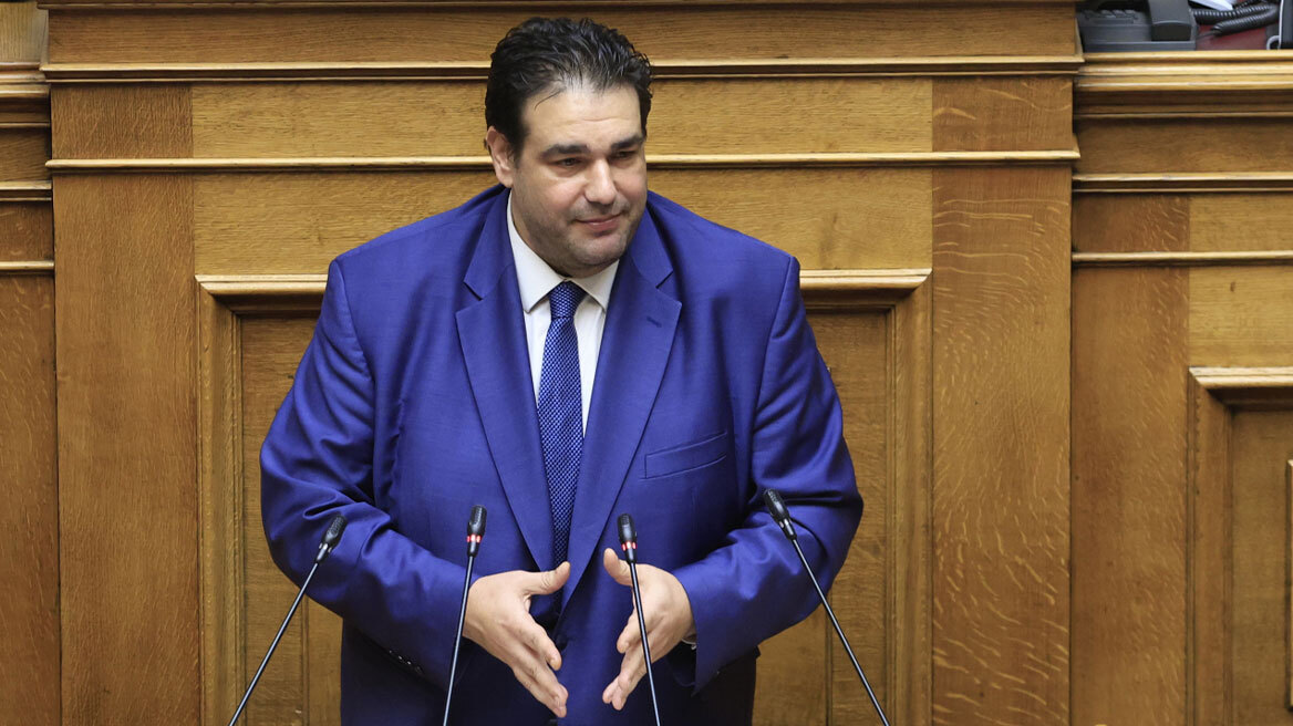 Νέες διατάξεις για την πειθαρχική διαδικασία και την αξιολόγηση των δημοσίων υπαλλήλων.