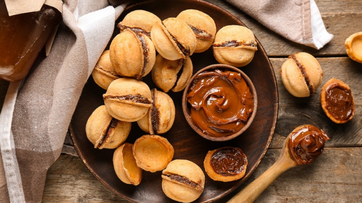 Ρώσικα καρυδάκια: Το vintage γλυκό που γεμίζει νοσταλγία το TikTok