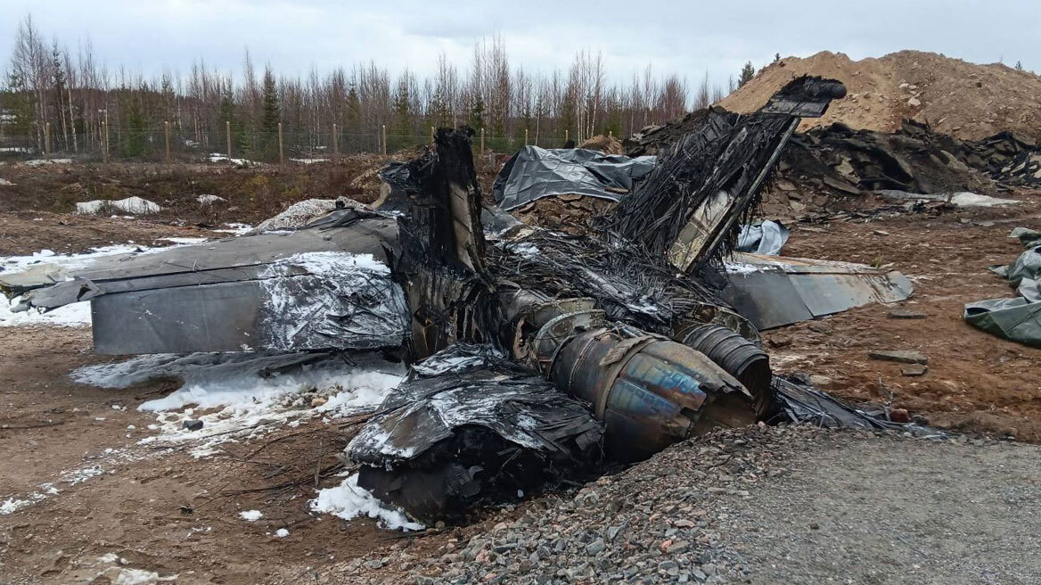  Συντριβή μαχητικού αεροσκάφους στη Φινλανδία - Ο πιλότος έκανε χρήση του συστήματος εκτίναξης με επιτυχία
