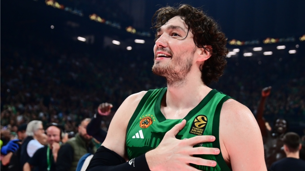 Βίντεο: O Όσμαν τραγούδησε στα ελληνικά το «Εσύ μου 'χεις χαρίσει αστέρια πολλά»  