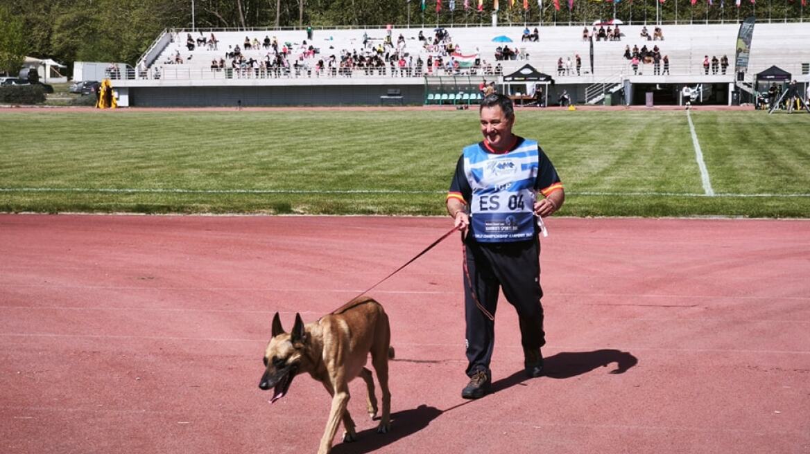 Γιατί το Καρπενήσι γέμισε εκατοντάδες Βελγικούς Ποιμενικούς