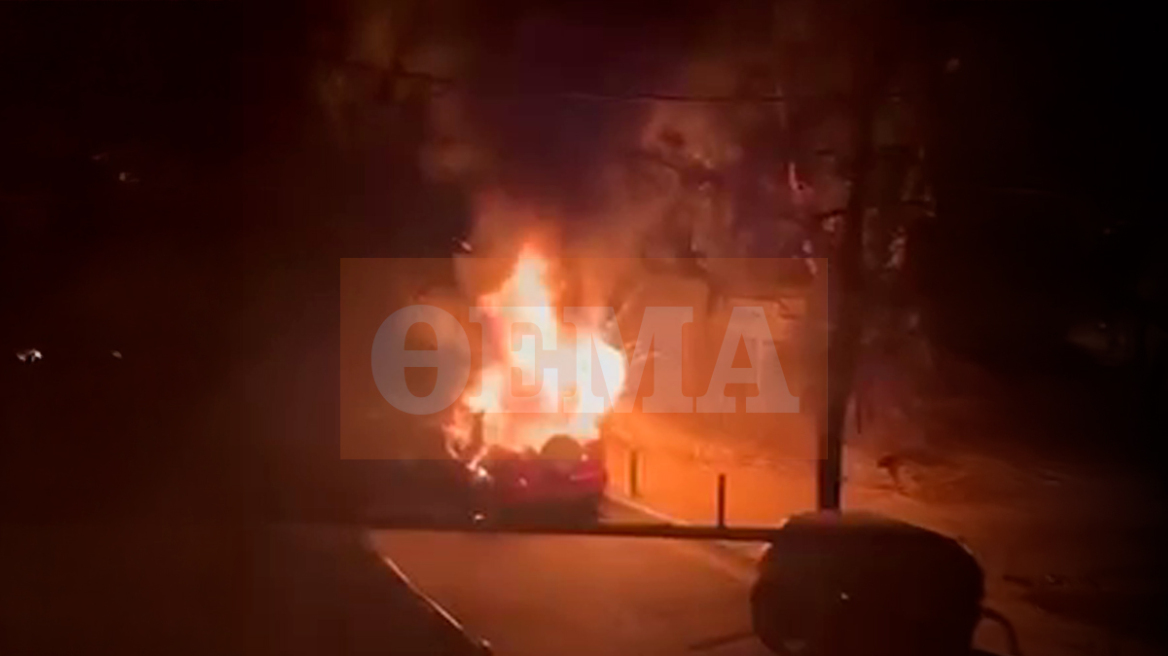 Θρίλερ στο Παγκράτι: Ξαπλωμένος στο κάθισμα ο άνδρας που βρέθηκε καμένος σε αυτοκίνητο