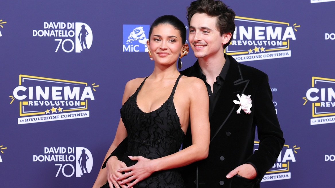 Η Kάιλι Τζένερ και ο Τιμοτέ Σαλαμέ με matching μαύρα σύνολα στην πρώτη τους κοινή εμφάνιση στο κόκκινο χαλί
