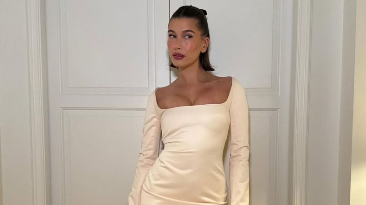 Χέιλι Μπίμπερ: Το αποκαλυπτικό στιγμιότυπο  - Ποζάρει τόπλες στο Instagram