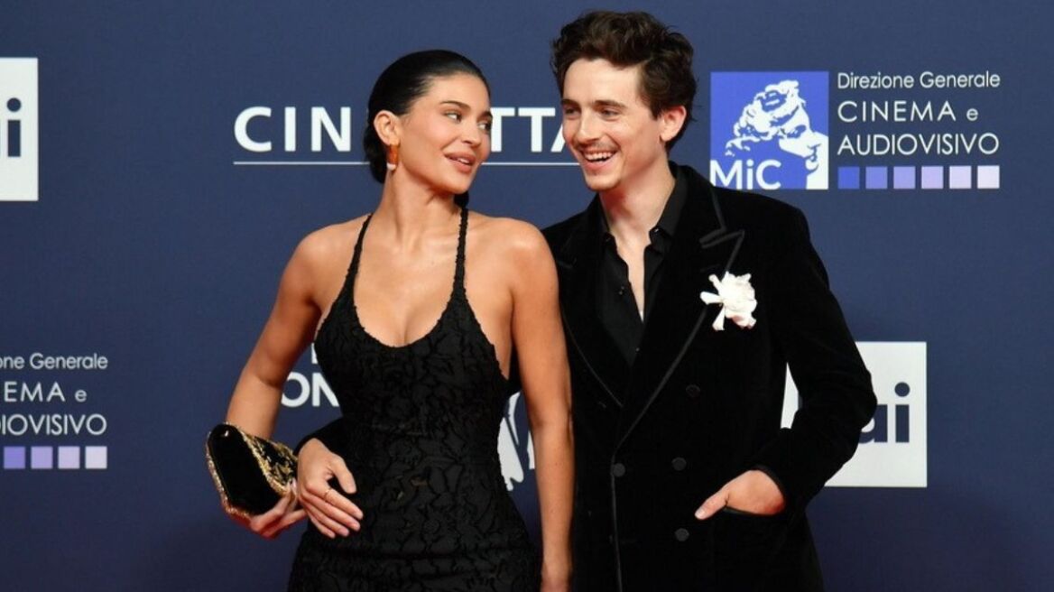 Η Κάιλι Τζένερ και ο Τιμοτέ Σαλαμέ έκαναν την πρώτη τους κοινή εμφάνιση στο κόκκινο χαλί μετά από δύο χρόνια σχέσης