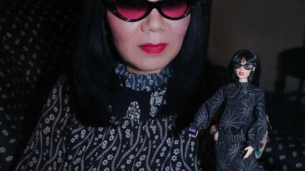 Η θρυλική σχεδιάστρια μόδας Anna Sui γίνεται συλλεκτική κούκλα
