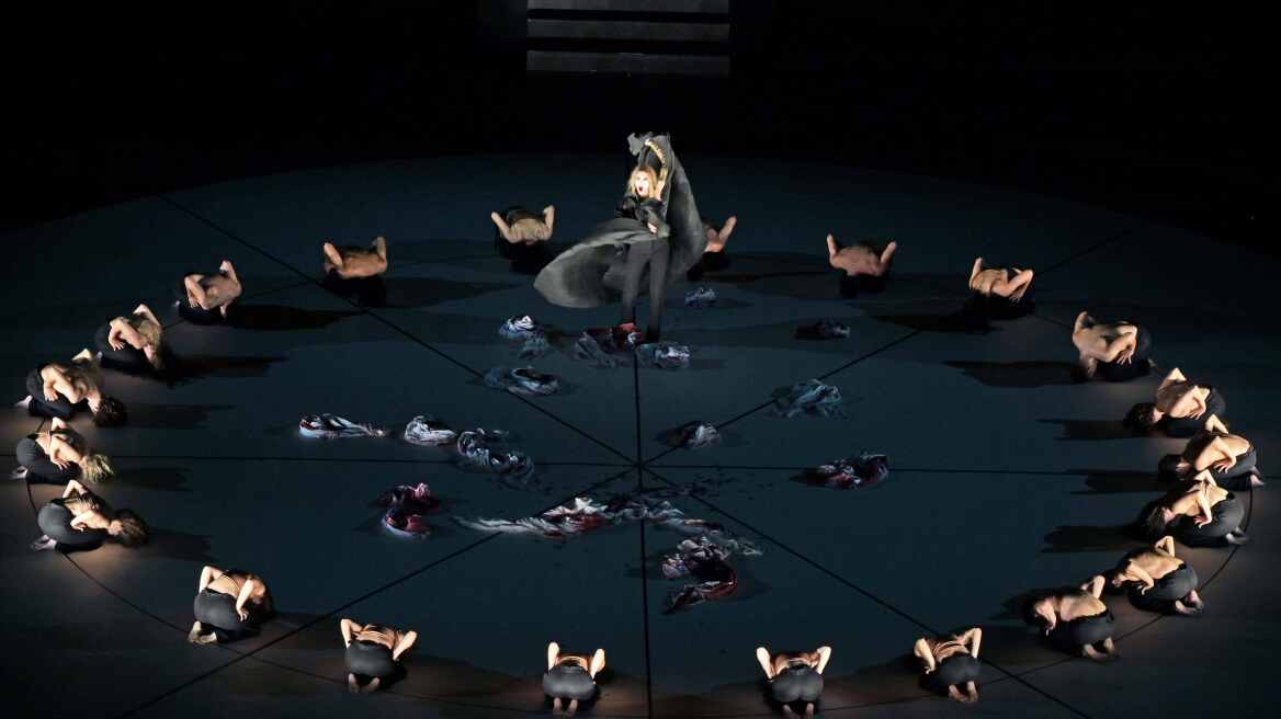 «Ορέστεια»: Περιοδεία ανά την Ελλάδα για την ιστορική παράσταση του Θόδωρου Τερζόπουλου