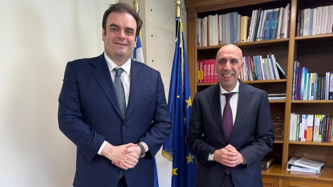 Συνάντηση Πιερρακάκη – Μπρατάκου: Ενίσχυση επενδύσεων, φορολογική σταθερότητα και χρηματοδοτικά εργαλεία στο επίκεντρο