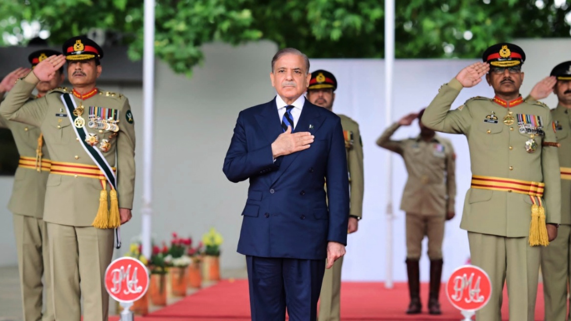 Διάγγελμα Πακιστανού πρωθυπουργού: «Δεσμευόμαστε πως θα εκδικηθούμε κάθε ρανίδα αίματος αυτών των μαρτύρων» 