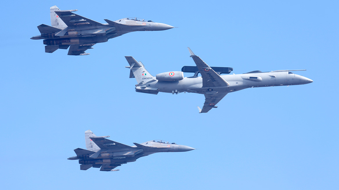 Κορυφώνονται οι συγκρούσεις ανάμεσα σε Ινδία και Πακιστάν - Νέοι βομβαρδισμοί στο Τζαμού