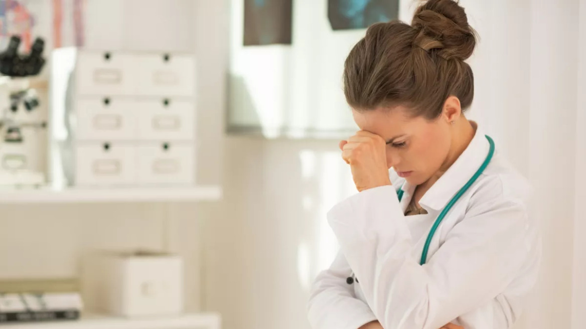 ΕΣΥ: Με μετακινήσεις «μπαλώματα» καλύπτονται οι ελλείψεις – Διαμαρτύρονται οι γιατροί