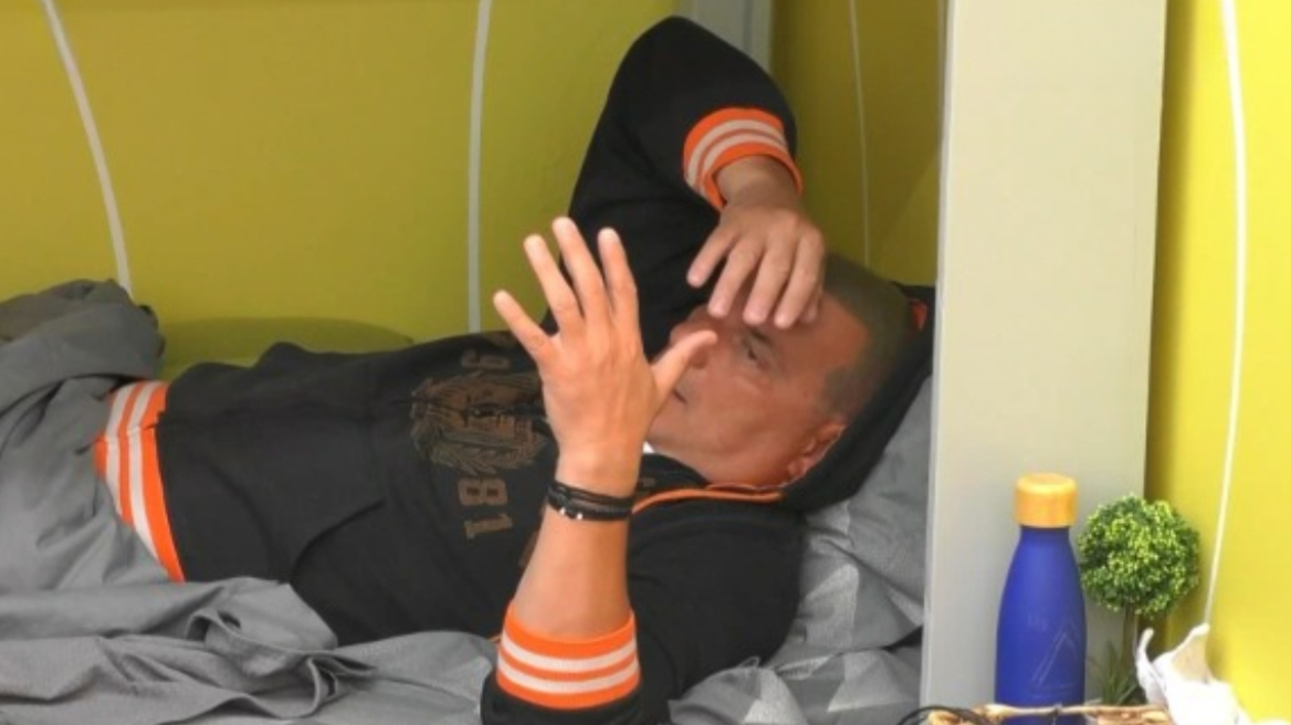 Big Brother: Ο αντιδήμαρχος έκανε μαθήματα αγγλικών - Η φιλότιμη προσπάθεια και τα κενά του 