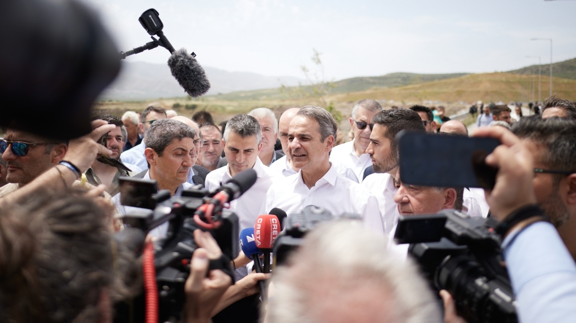 Μητσοτάκης: Επίσκεψη στο φράγμα Πλακιώτισσας - «Προχωράμε άμεσα στη δημοπράτηση των δικτύων»