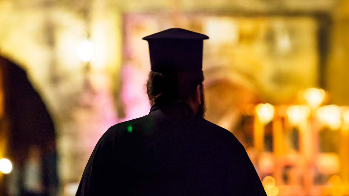 Παπάς ήταν πληροφοριοδότης για ληστεία ηλικιωμένης στη Δράμα για €650 - Η οργή των δραστών και η κατάθεση του θύματος