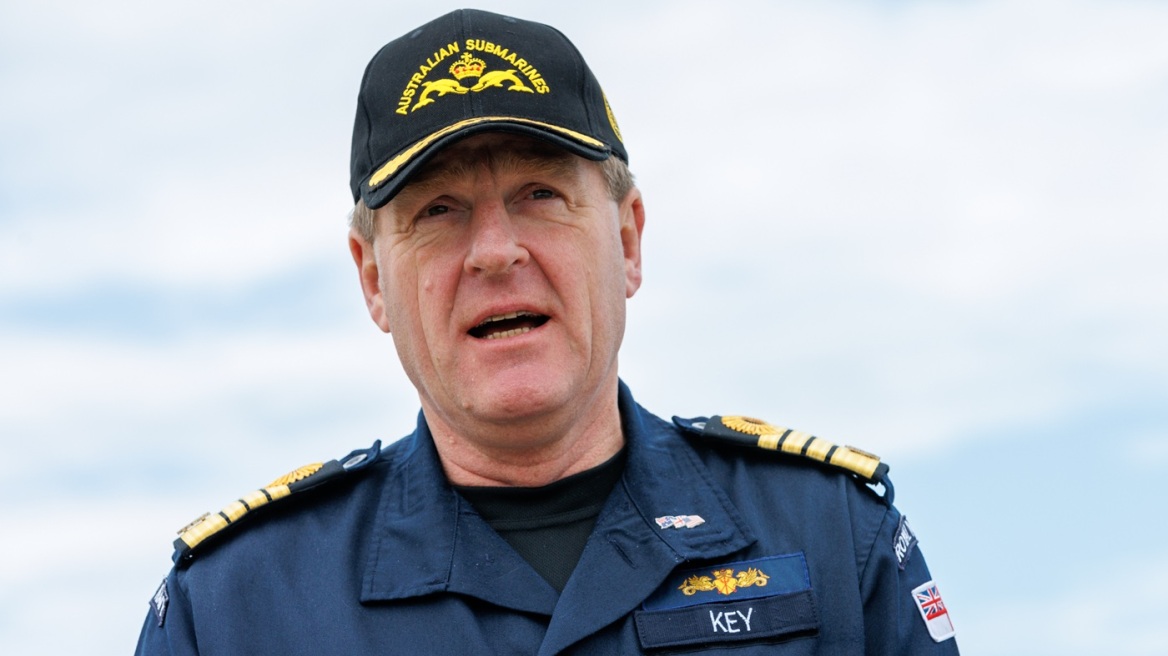 Σκάνδαλο στο Πολεμικό Ναυτικό της Βρετανίας: Παραιτήθηκε ο αρχηγός για ερωτική σχέση με αξιωματικό - Πατέρας 3 παιδιών ο 59χρονος Ναύαρχος Κι