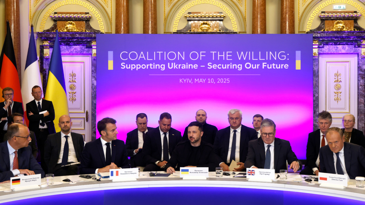 Μακρόν και Μερτς προειδοποιούν τη Ρωσία από το Κίεβο: Θα υπάρξουν σκληρές κυρώσεις αν δεν δεχθεί την εκεχειρία