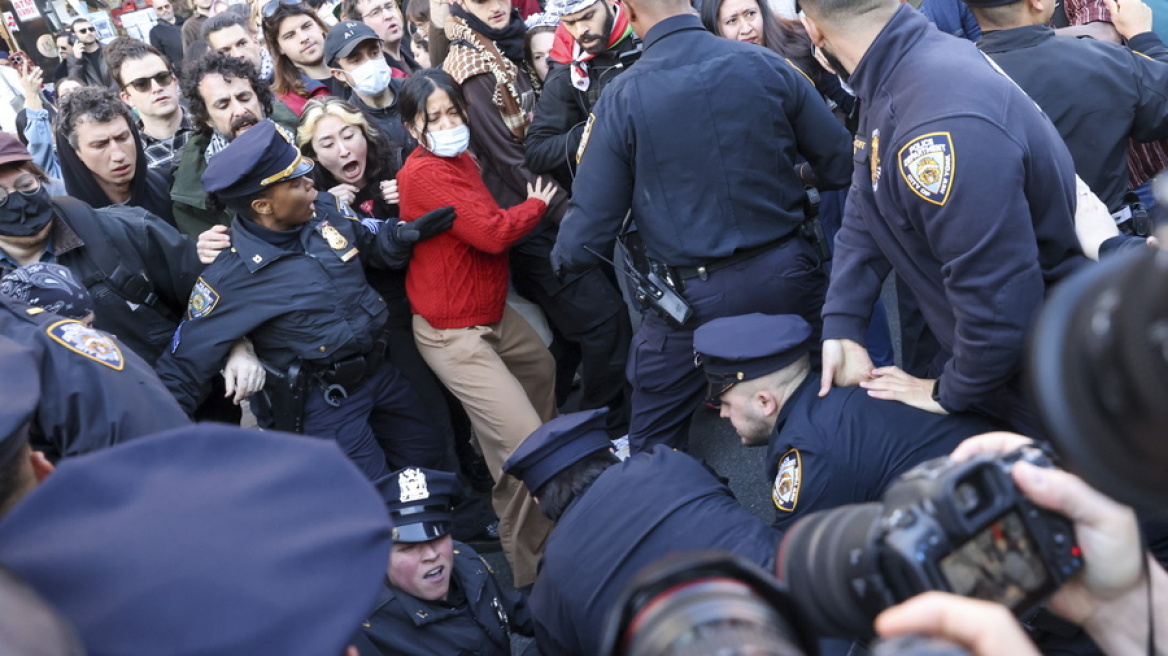 Ο Τραμπ σκέφτεται να αναστείλει το δικαίωμα ακρόασης από δικαστή (habeas corpus) για τους μετανάστες που συλλαμβάνονται
