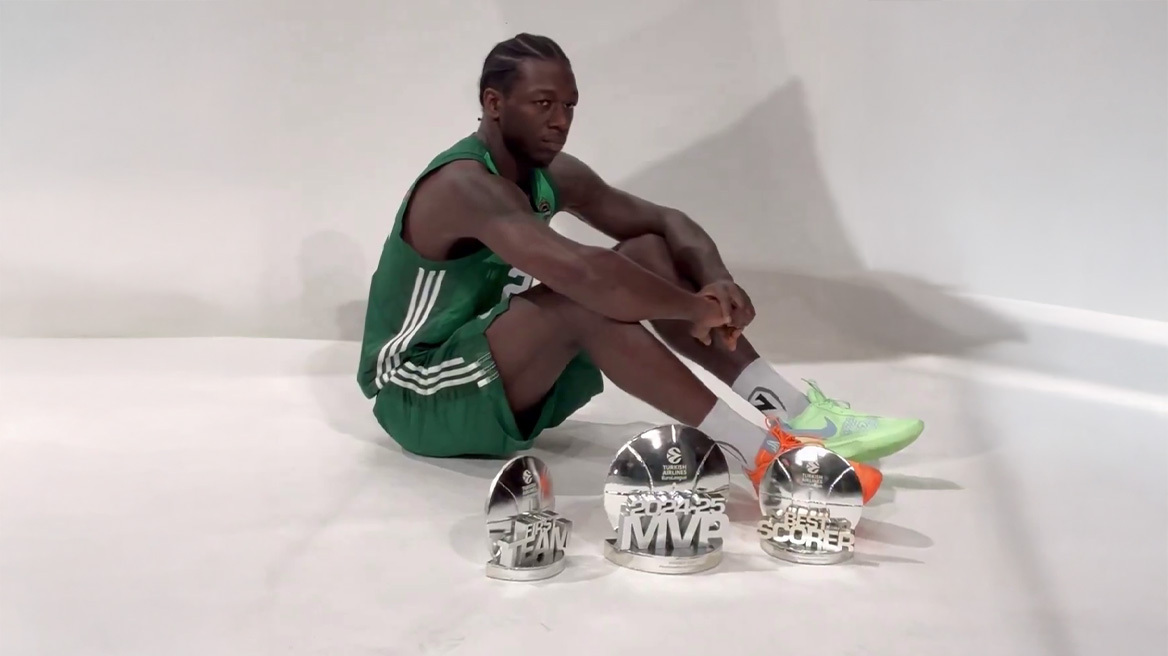 Τα κέρδισε όλα μέσα στη σεζόν στη Euroleague και φωτογραφήθηκε με τα βραβεία του ο Ναν - Βίντεο 