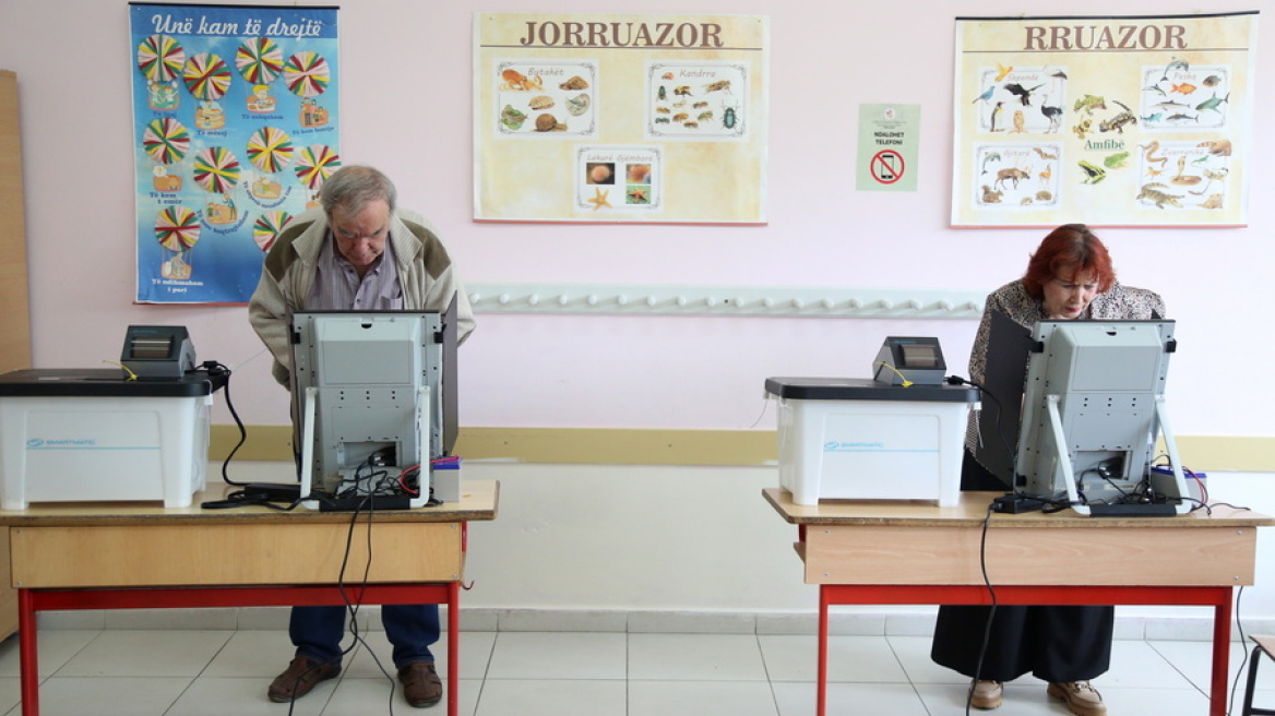 Στο 29,5% η συμμετοχή στις εκλογές στην Αλβανία – Μέτρια η προσέλευση στις περιοχές της μειονότητας
