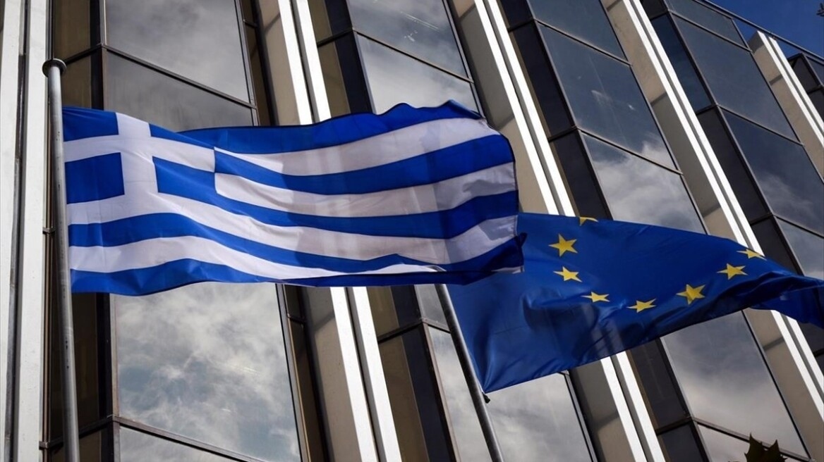 Κομισιόν: Oικονομικές ανισορροπίες απειλούν την πρόοδο της Ελλάδας