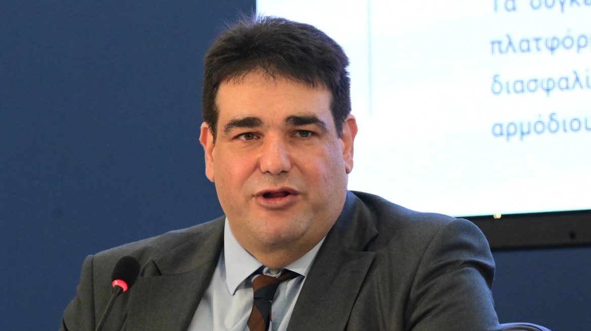 Λιβάνιος: Εύλογο μέτρο η στέρηση μισθού σε δημόσιο υπάλληλο που αρνείται την αξιόλογηση