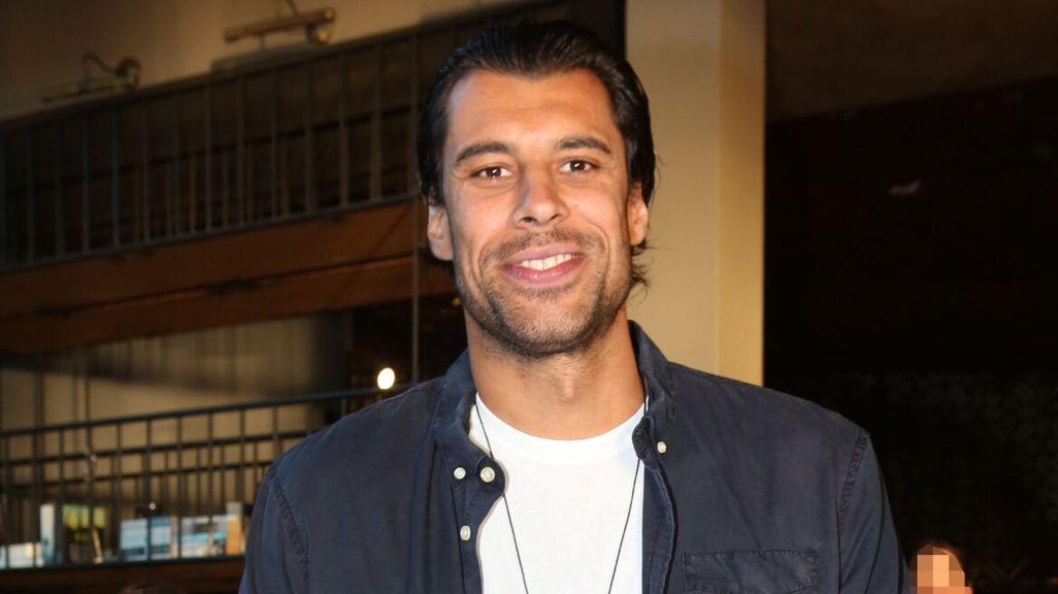 Ο Γιώργος Πρίντεζης βάφτισε τη δεύτερη κόρη του στην Αίγινα