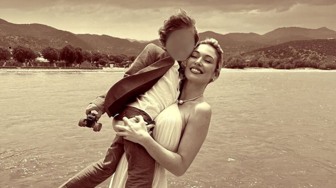 Μικαέλα Φωτιάδη: Η ανάρτηση για τον γιο της και την περιπέτεια της υγείας της - «Δεν τον έχω δει εδώ και καιρό λόγω της ασθένειάς μου»
