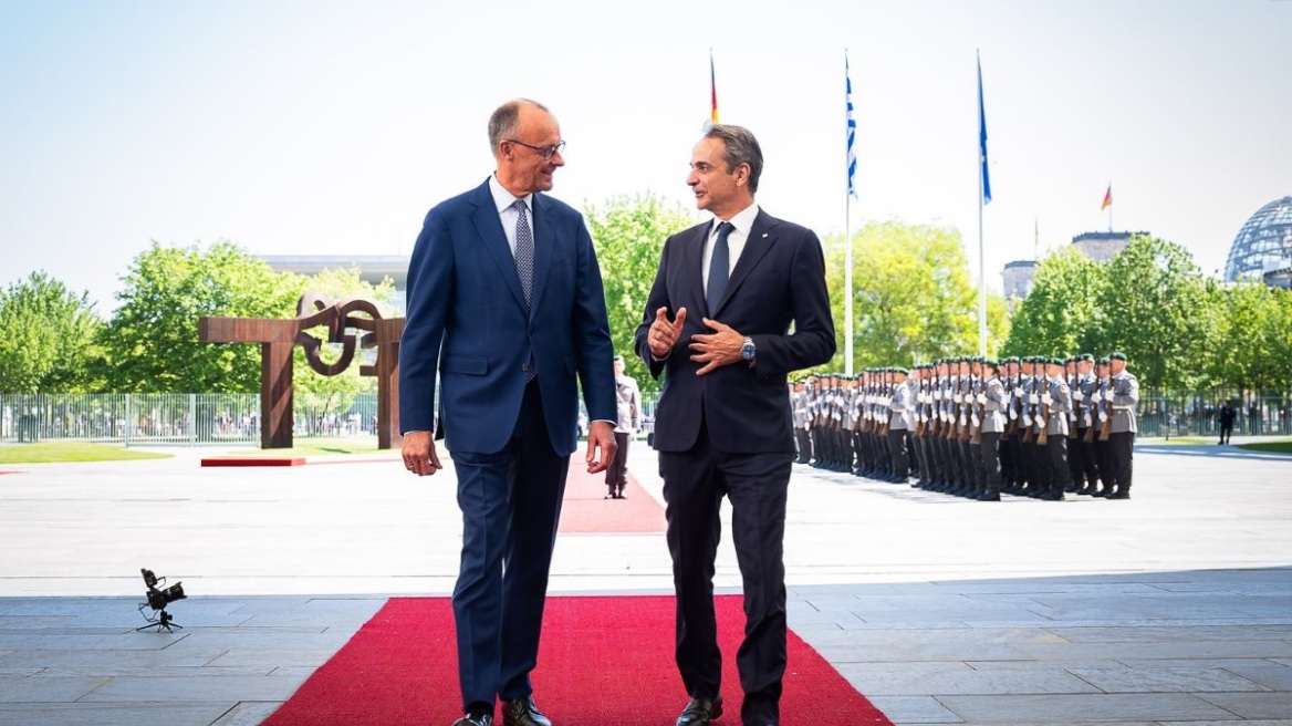 «Σε καλωσορίζω εγκάρδια στο Βερολίνο» - Το tweet του Μερτς στα ελληνικά για τη συνάντηση με Μητσοτάκη