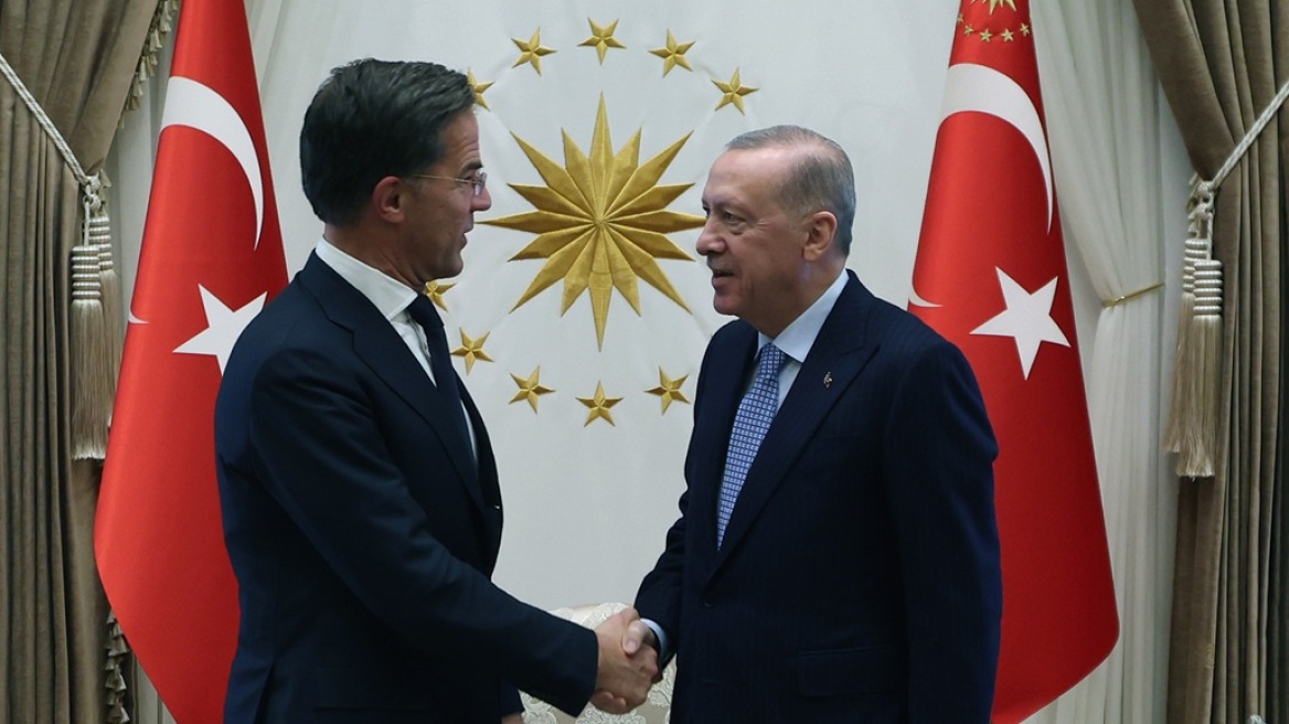 Ερντογάν σε Ρούτε: Να μην χαθεί η ευκαιρία για ειρήνη στην Ουκρανία