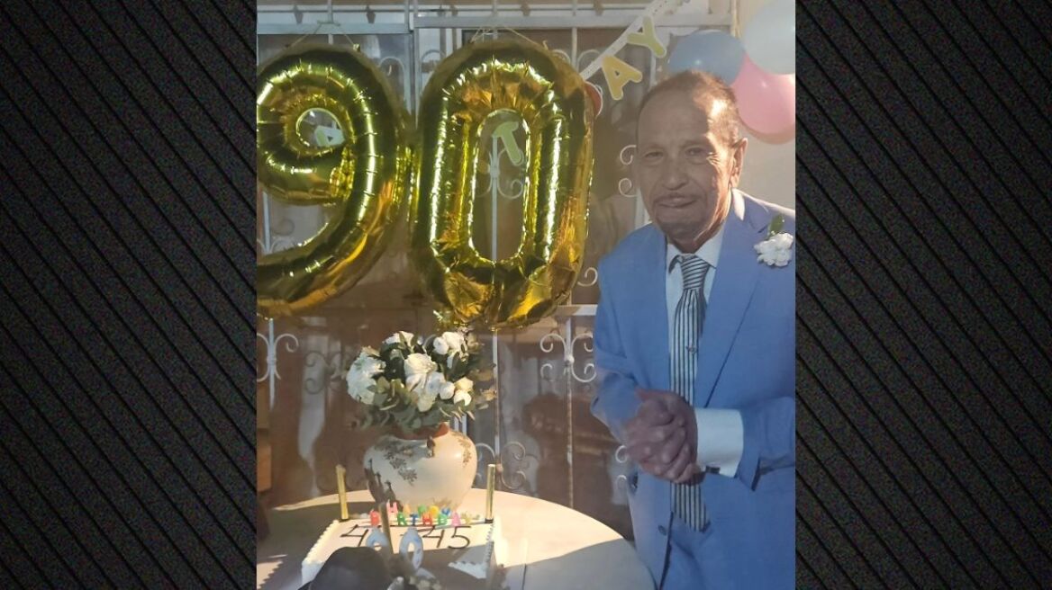 Ο Φώτης Μεταξόπουλος έκλεισε τα 90 - Δείτε φωτογραφίες από τα γενέθλιά του