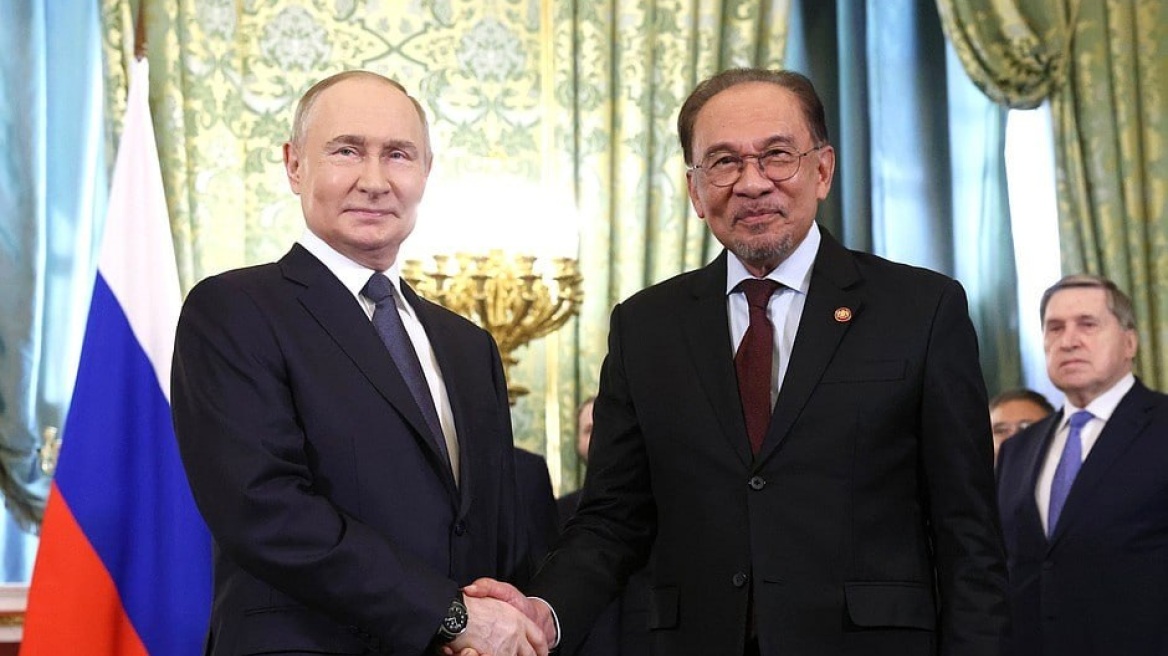 Ρωσία: Η αστεία συνομιλία του Πούτιν με τον πρωθυπουργό της Μαλαισίας στο Κρεμλίνο