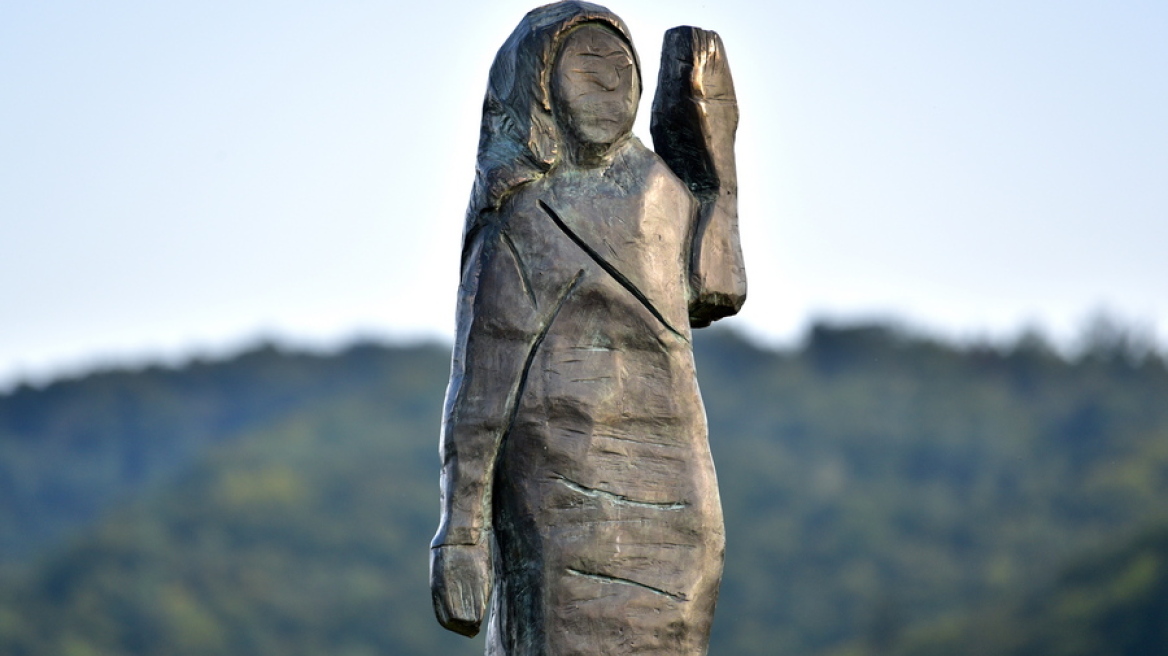 Μυστήριο στη Σλοβενία – Εξαφανίστηκε το άγαλμα της Μελάνια Τραμπ
