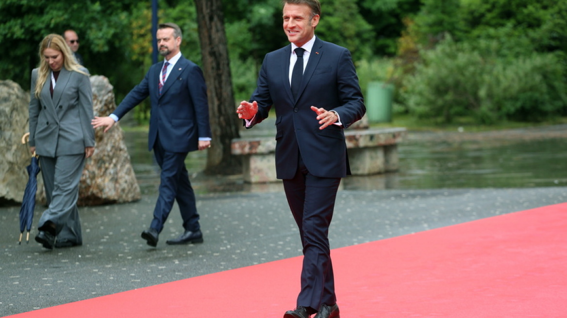 Η Ρωσία δεν επιθυμεί την ειρήνη, λέει ο Μακρόν - Συνομίλησε με τον Τραμπ