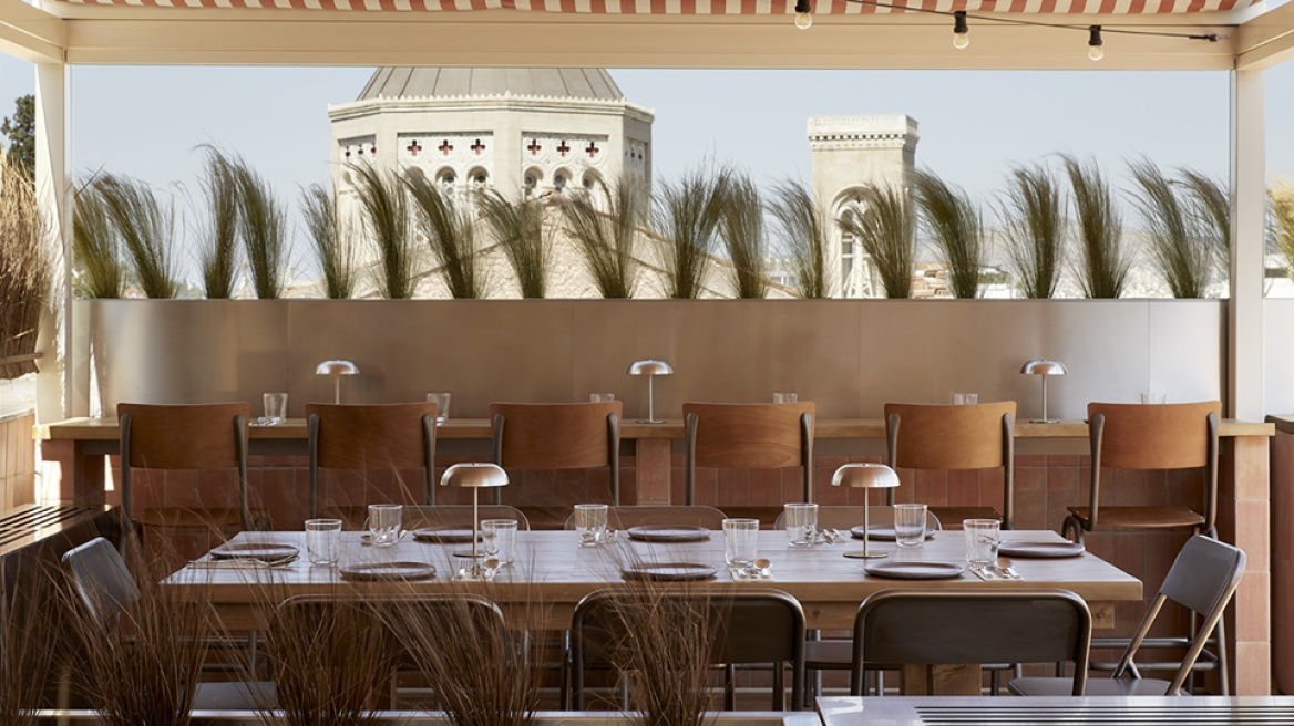 +2H Rooftop: Γεύσεις από ξυλόφουρνο και αφράτα ζυμάρια με θέα όλη την Αθήνα