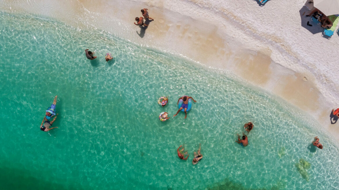 Οι ωραιότερες παραλίες στη Θάσο -Πεύκα που φτάνουν μέχρι τη θάλασσα, διάφανα νερά