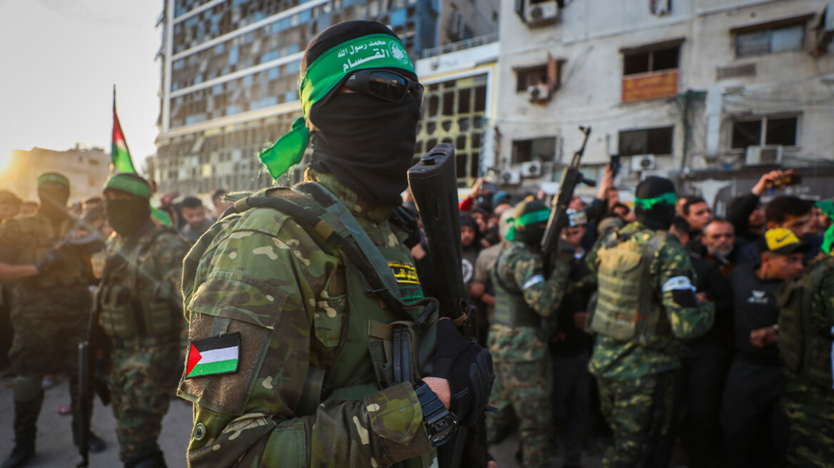 Οι όμηροι δεν λιμοκτονούν σκόπιμα, τρώνε ό,τι και οι κάτοικοι της Γάζας που βιώνουν την πείνα, λέει η Χαμάς