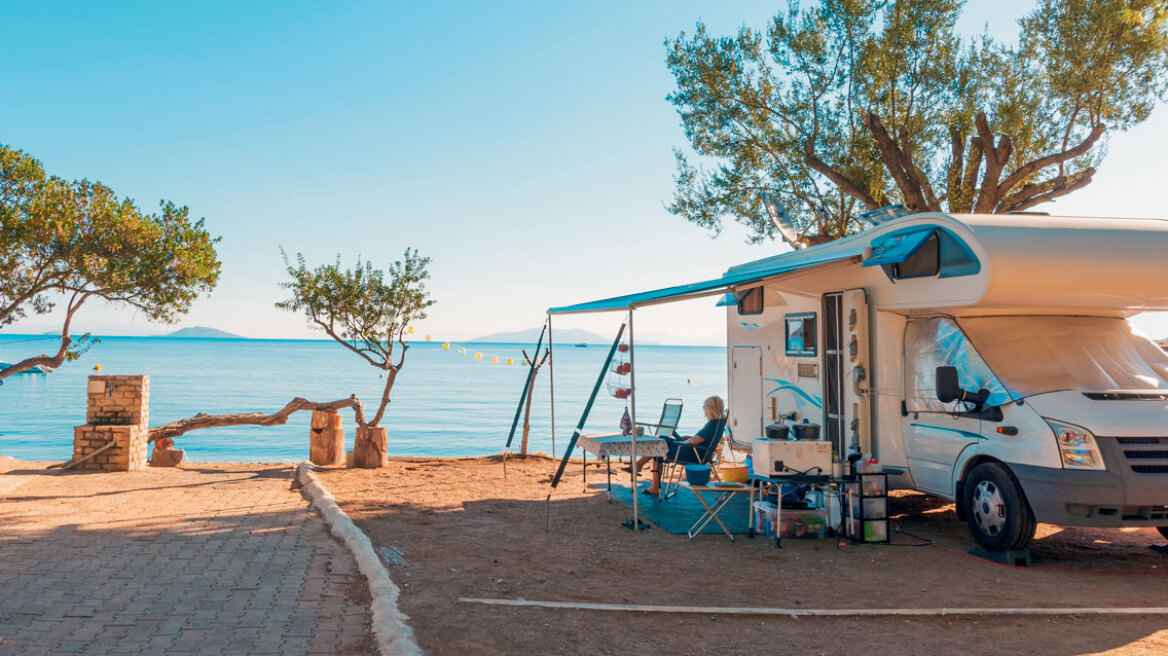 Αλήθειες και ψέματα για διακοπές με τροχόσπιτα: Τι απαγορεύεται, τι επιτρέπεται