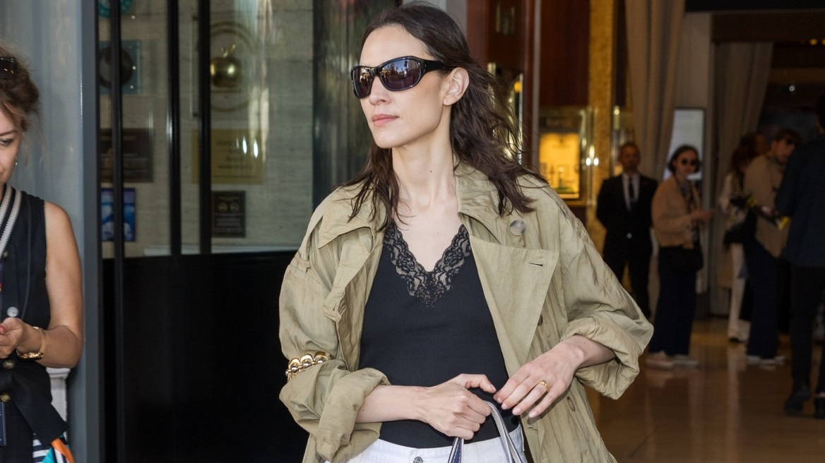 Η Αλέξα Τσανγκ επιλέγει Mango για μια casual εμφάνιση στις Κάννες
