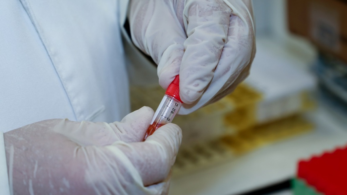 ΕΟΔΥ: Δύο θάνατοι από COVID-19 και δύο με γρίπη