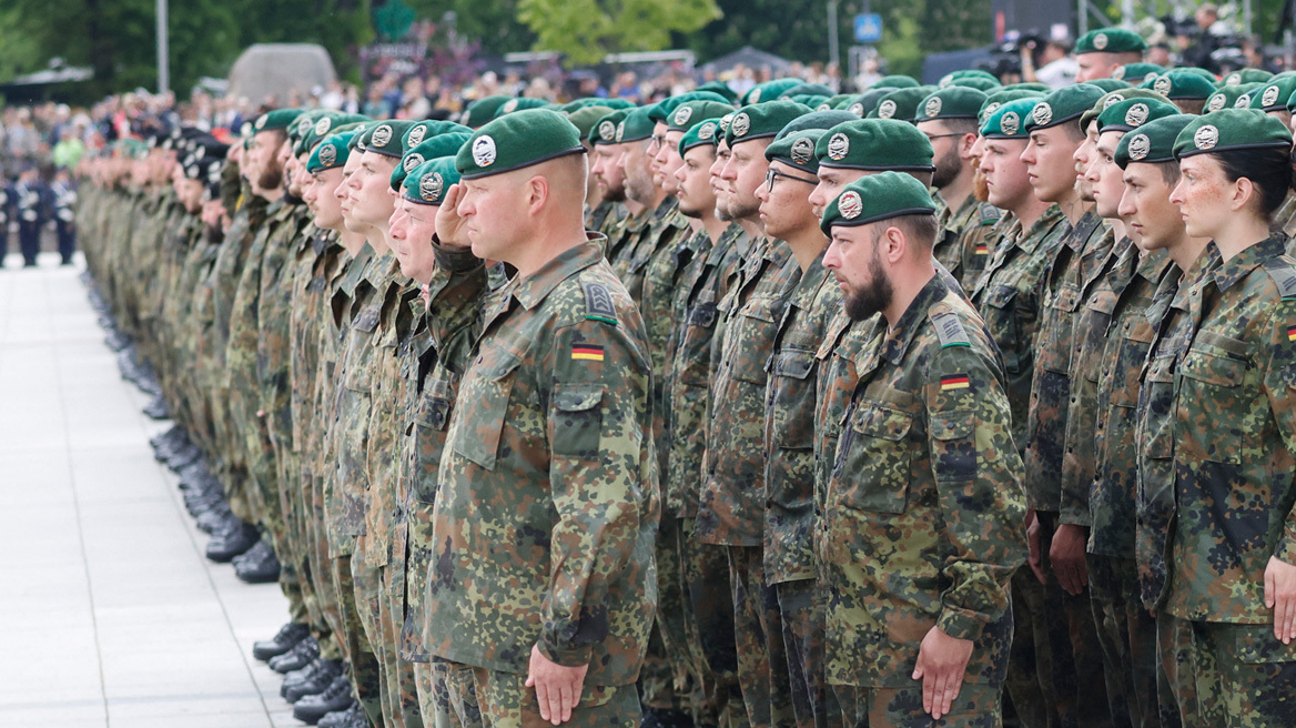 Η Γερμανία αναπτύσσει μόνιμο στρατό κοντά στα σύνορα με τη Ρωσία