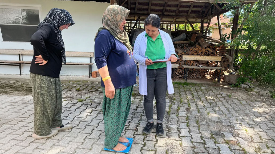 Η Τουρκία κήρυξε «πόλεμο» κατά της παχυσαρκίας - Κάνουν ελέγχους με ζυγαριές στη μέση του δρόμου