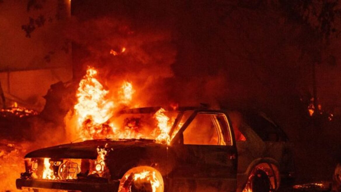 Στις φλόγες αυτοκίνητο στην Κρήτη
