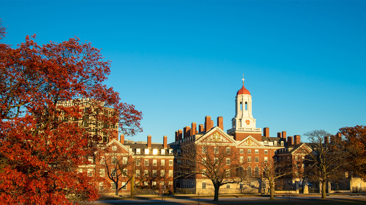 Τι σημαίνει η απόφαση Τραμπ να αποκλείσει τους ξένους φοιτητές από το Χάρβαρντ - Γιατί επιμένει στον πόλεμο με το κορυφαίο πανεπιστήμιο