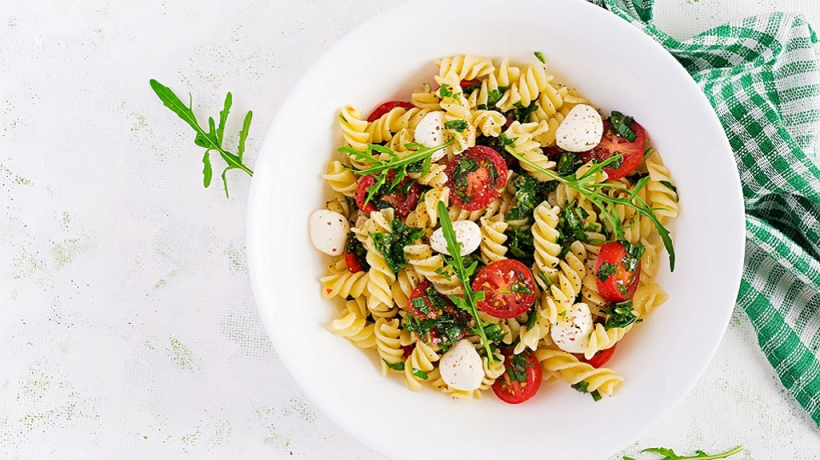 Μαγειρεύουμε ελαφριά, νόστιμα και χορταστικά: Ένα πλήρες μενού για όλο το Σαββατοκύριακο