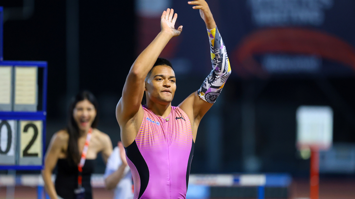 «Τρέλα» για τον Καραλή στη Λεμεσό - Υπέγραψε εκατοντάδες αυτόγραφα ο Ολυμπιονίκης - Βίντεο 