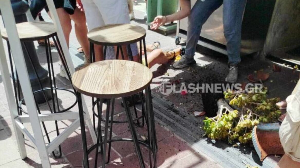 Πήλινη γλάστρα έπεσε πάνω σε τουρίστρια στα Χανιά, διακομίστηκε στο νοσοκομείο – Δείτε φωτογραφίες