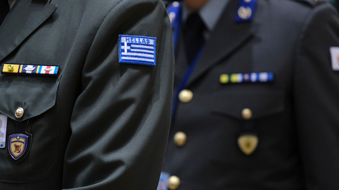 Στρατιωτικός έκανε «stalking» σε δύο γυναίκες: Τέθηκε σε διαθεσιμότητα με εντολή Δένδια