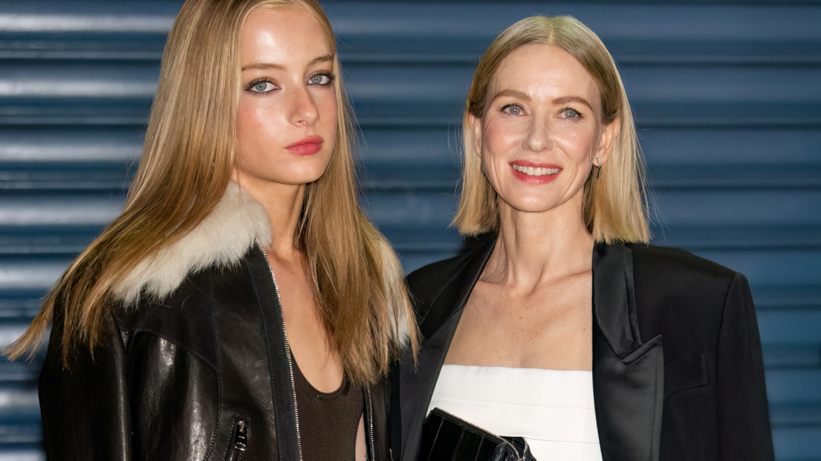 H Naomi Watts με matchy-matchy σύνολο με την τρανς κόρη της Kai Schreiber
