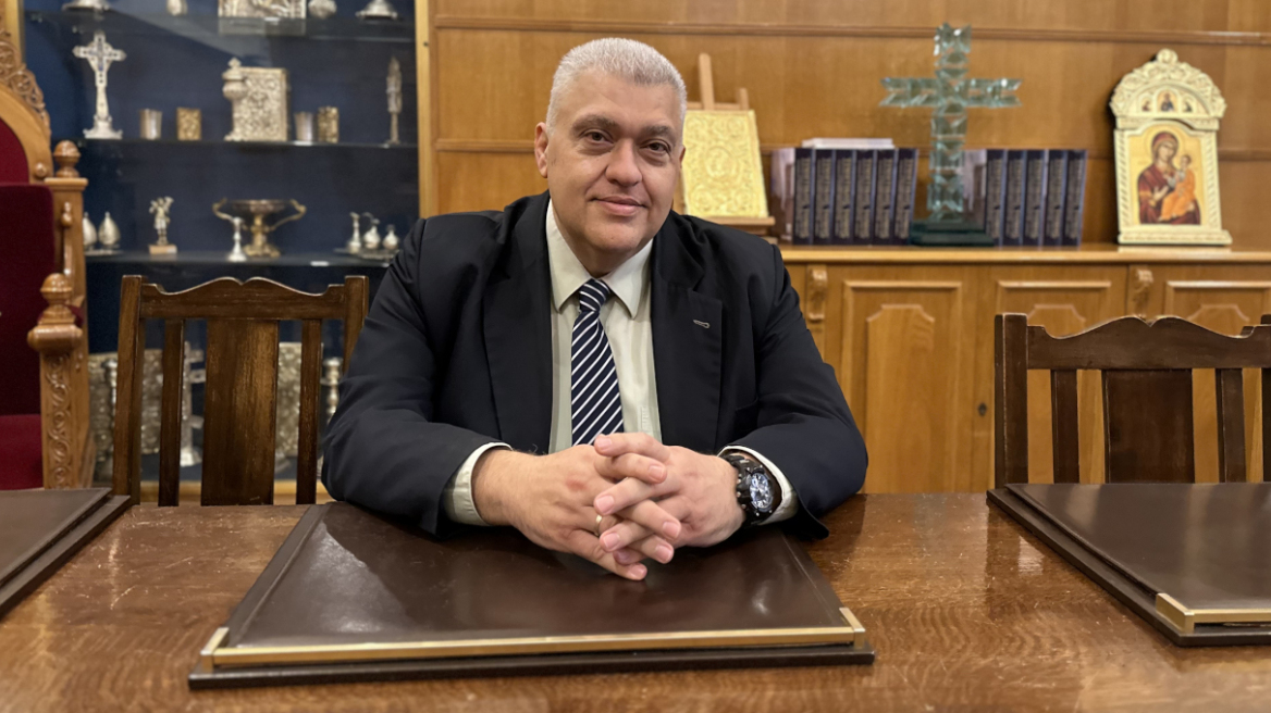 Ο Ρένος Νεκτάριος Παυλάκης  για το βιβλίο του «Ο Πλους, μια συζήτηση για τη ζωή και το θάνατο»	