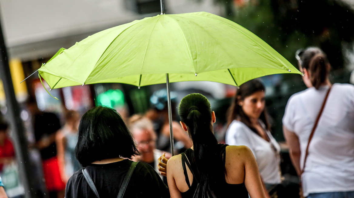 Καταιγίδες στην Αττική - Πώς θα κινηθεί η κακοκαιρία τις επόμενες ώρες, δείτε χάρτες
